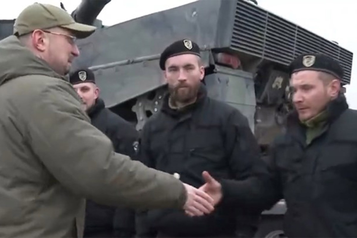Poljska predala Ukrajini prve Leoparde (VIDEO)