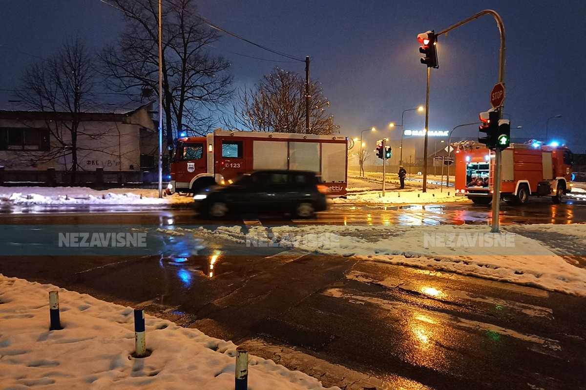 Požar u bivšoj Građevinskoj školi u Banjaluci (VIDEO)