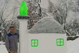 Muhamed iz Cazina napravio džamiju od snijega