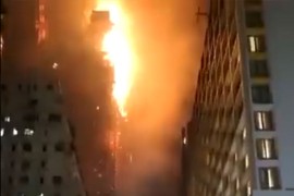 Gorio neboder u Hong Kongu, požar gasilo 250 vatrogasaca (VIDEO)