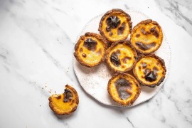 Portugalski kolač pastel de nata, savršen spoj prhkog tijesta i ...
