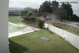 Trka dva Ferrarija završila strašnom nezgodom (VIDEO)
