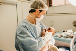 I pripadnici jačeg pola u porođajnoj sali: 66 očeva u UKC RS ...