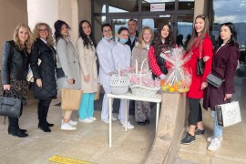 Buduće babice posjetile porodilje i uručile im darove