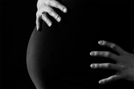 Trudnicu u devetom mjesecu izujedao čopor pasa ispred bolnice