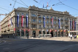 Regulatori žele da spoje UBS i Credit Suisse, obje banke se opiru