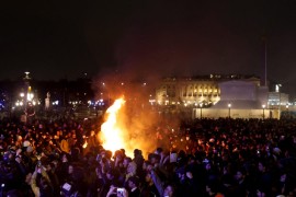 Zapaljena gradska vijećnica u Bordou, dok protesti traju (VIDEO)