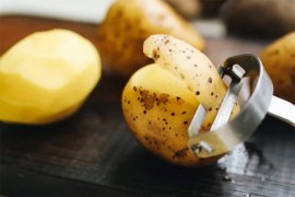 Zašto ne bi trebalo bacati koru krompira