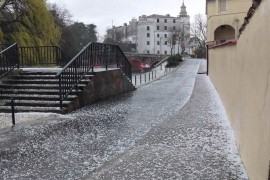 Grad zabijelio ulice na Kvarneru (FOTO)