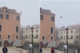 Skočio sa krova zgrade u kanal u Veneciji: "Zaslužio je sertifikat za ...