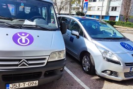 Udruženje distrofičara ostalo bez vozila, nožem im izbušili gume