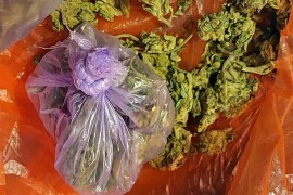 Uhapšen muškarac, pronađeni droga, oružje i novac (FOTO)