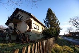 Novi slučaj pljačke u Baniji: Krali radijatore iz kuće oštećene u ...
