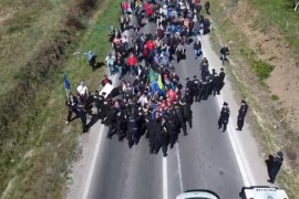 Zenički rudari probili policijske barikade: "Moja djeca nemaju šta ...