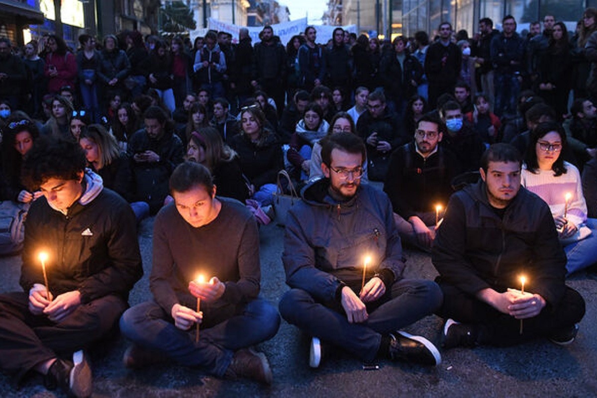 Grci protestuju zbog sudara vozova, bačen suzavac (VIDEO)