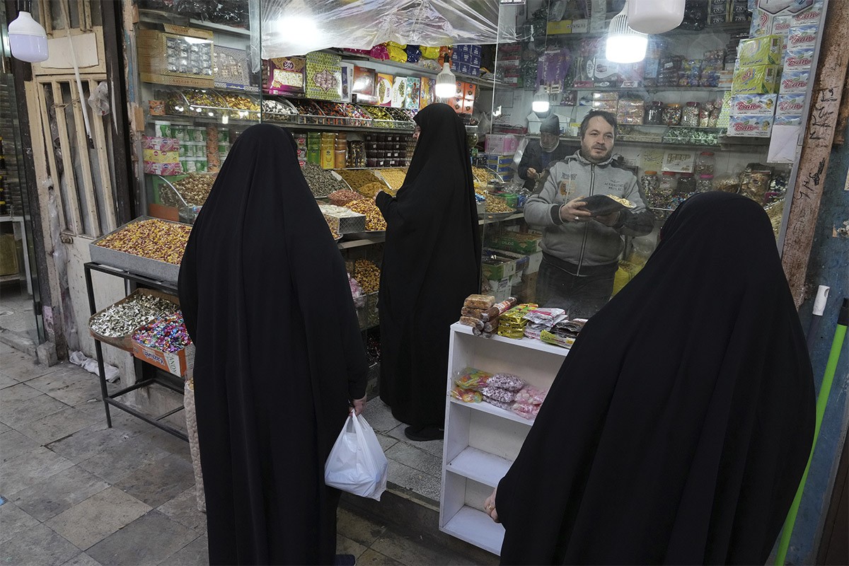 Iran će kažnjavati žene koje skidaju hidžab