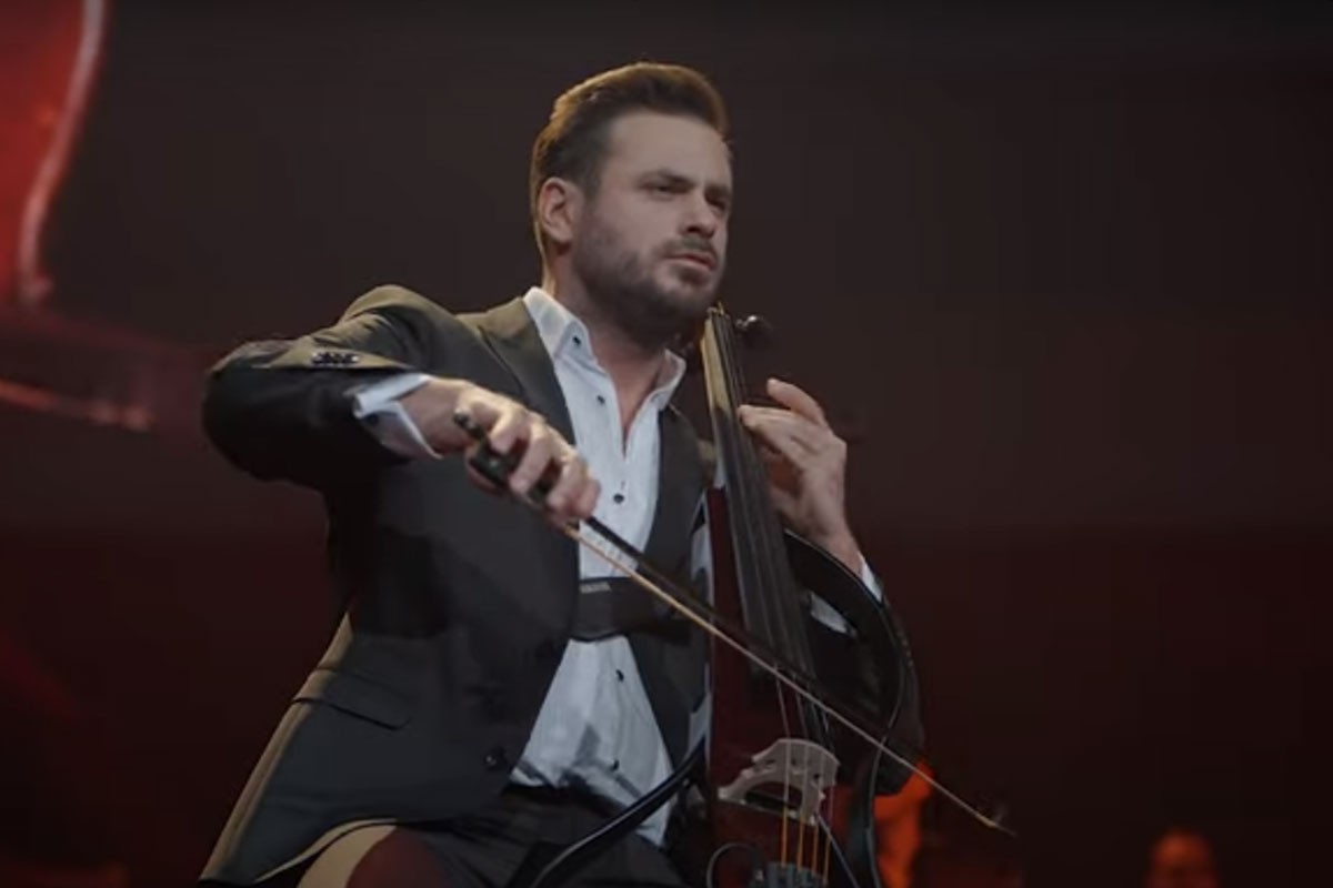 Hauser gostovao na novom albumu grupe U2