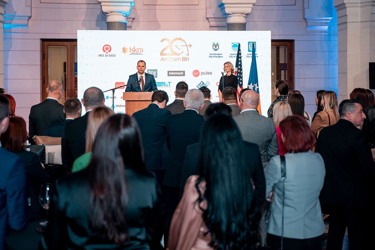 AmCham BiH obilježila 20 godina rada uz humanitarnu akciju