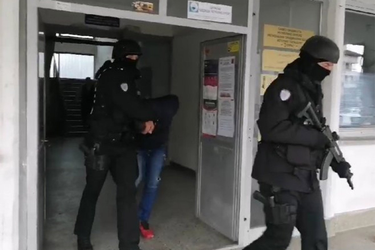 Akcija "Market": U pretresima pronađena i policijska oprema (VIDEO)