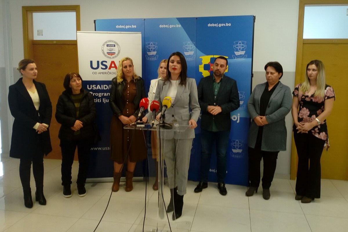Pet žena za svoje biznise dobilo po 10.000 KM