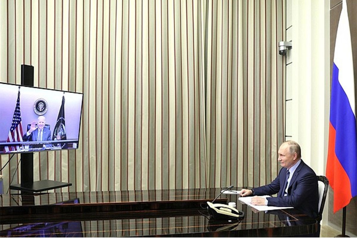 Ruska ambasada: Američka podrška nalogu za hapšenje Putina je šizofrena