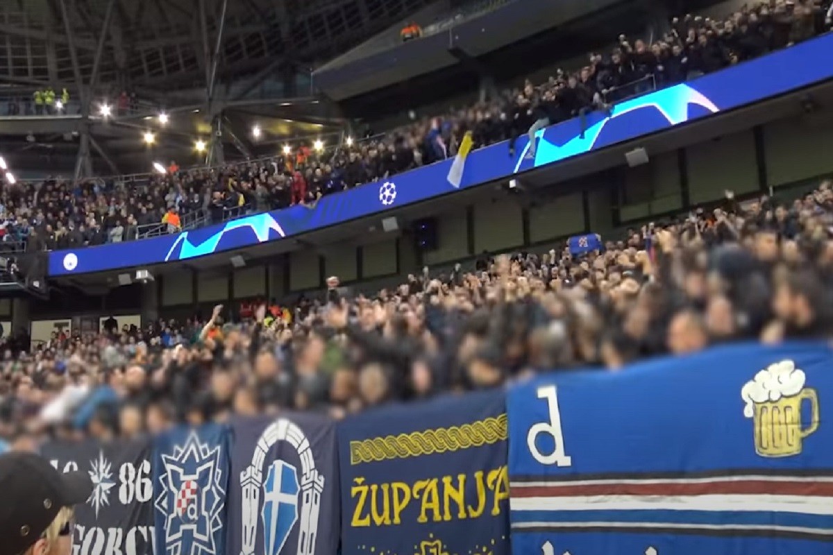 Zagrebački navijači šetali gradom uz nacistički pozdrav (FOTO/VIDEO)