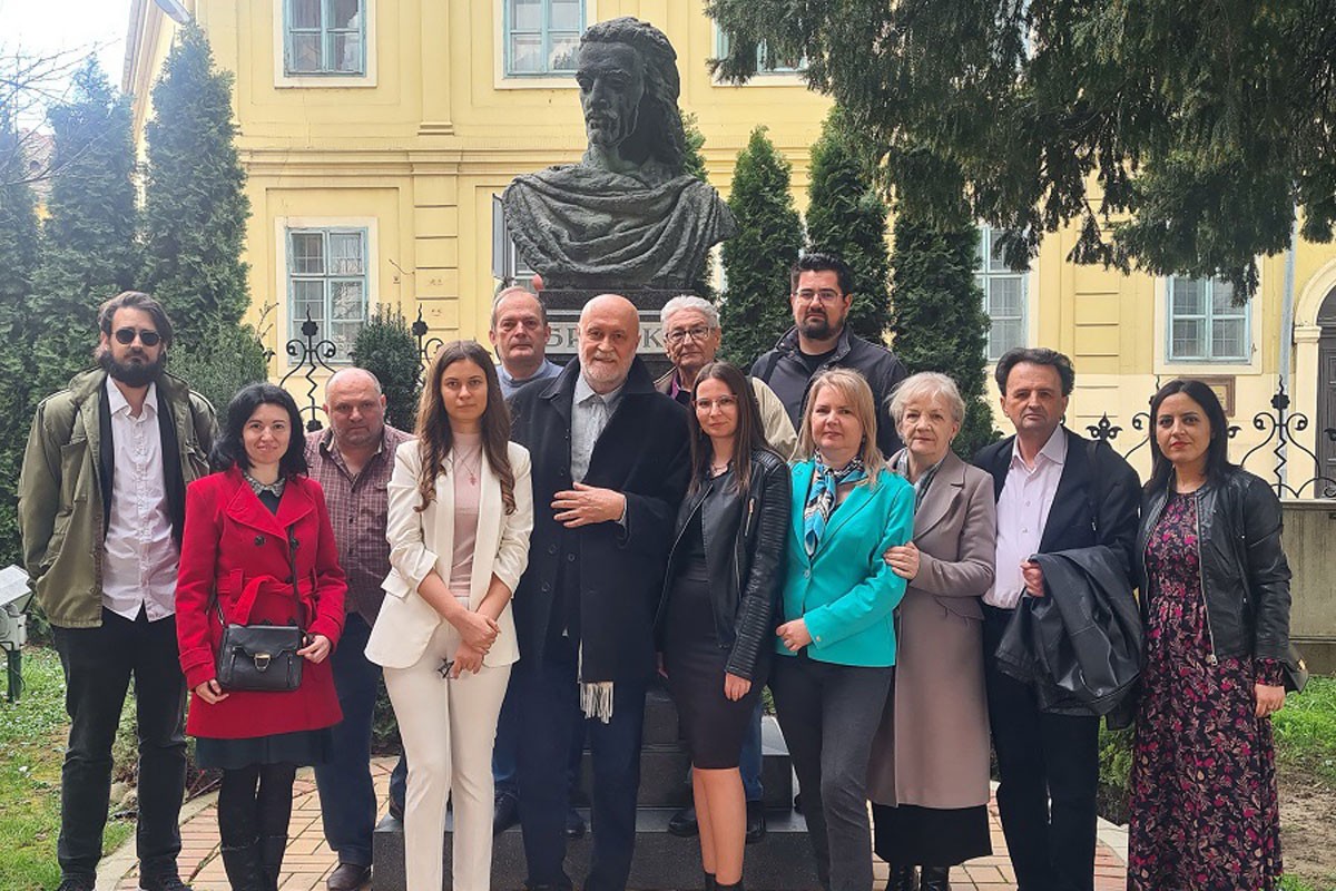 Okrugli sto "Stvaralaštvo Nenada Grujičića" održan u Karlovačkoj gimnaziji