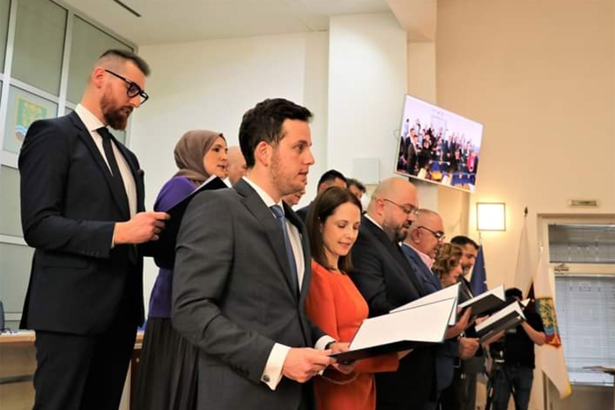 Kanton Sarajevo dobio vladu, na čelu najmlađi premijer u istoriji