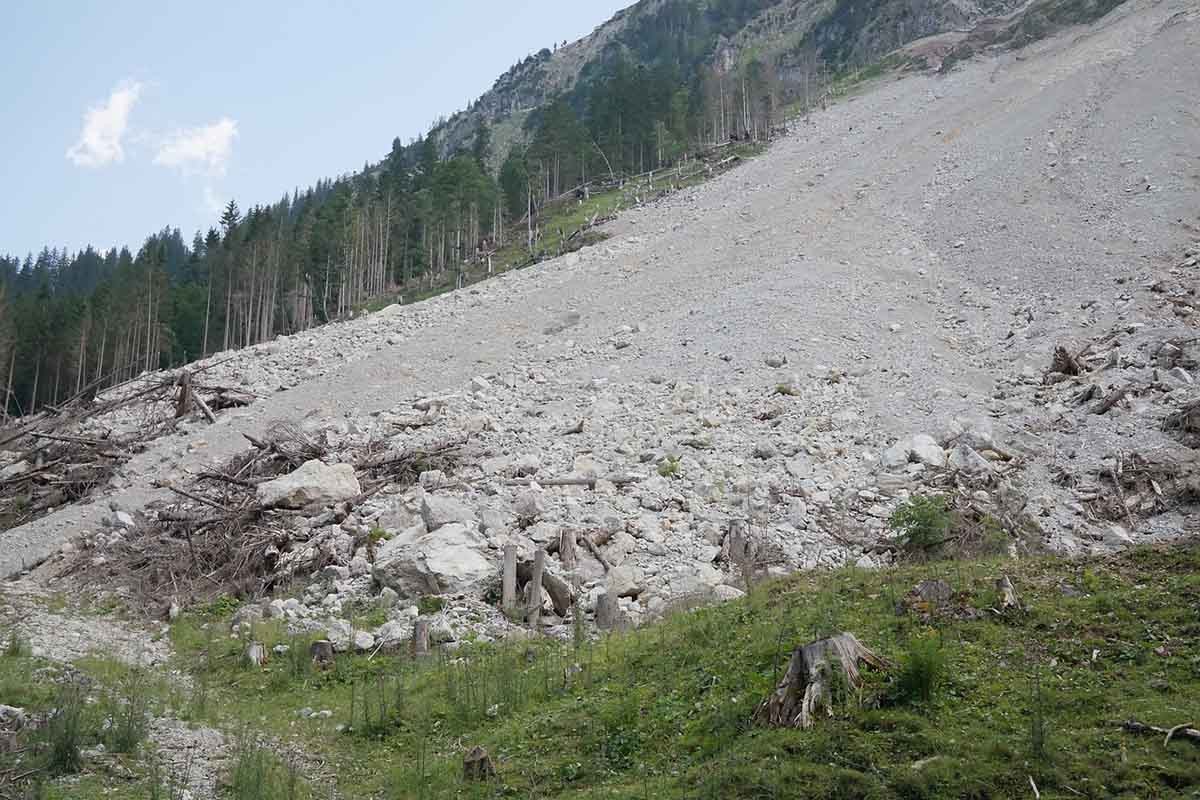 Klizište u Ekvadoru, poginulo najmanje 16 ljudi