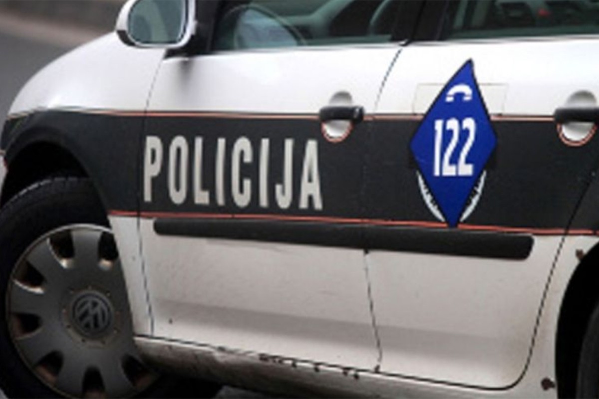 Tri osobe povrijeđene u sudaru tri automobila