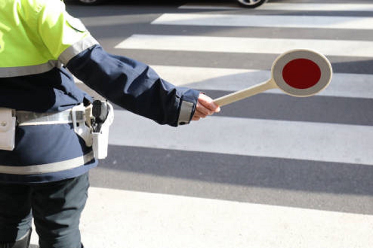Kako se ponašati ako vas zaustavi policija?