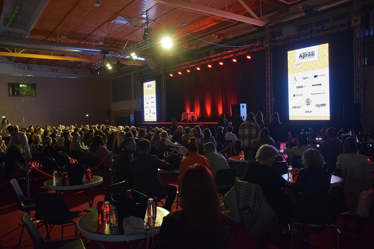 Gromoglasnim smijehom otvoren APRILILI FEST
