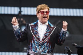 Elton Džon prodaje bizarnu robu tokom svoje turneje