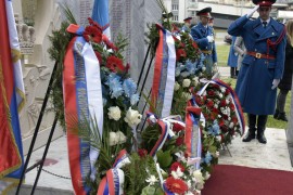 Služen parastos i položeni vijenci za 782 poginula policajca