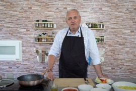 Bivši političar poslije zatvora postao kuhar (VIDEO)