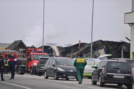 Vatrogasci satima gase vatrenu stihiju u Bijeljini (FOTO/VIDEO)
