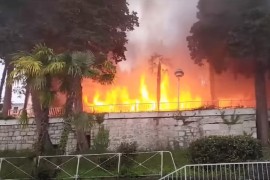 Hotel na primorju u plamenu, požar se širi (VIDEO)