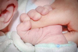 Porodila se u kući: Beba brža od Hitne pomoći