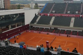 Srpska open: Počeli prvi mečevi, svi gledaju ka nebu