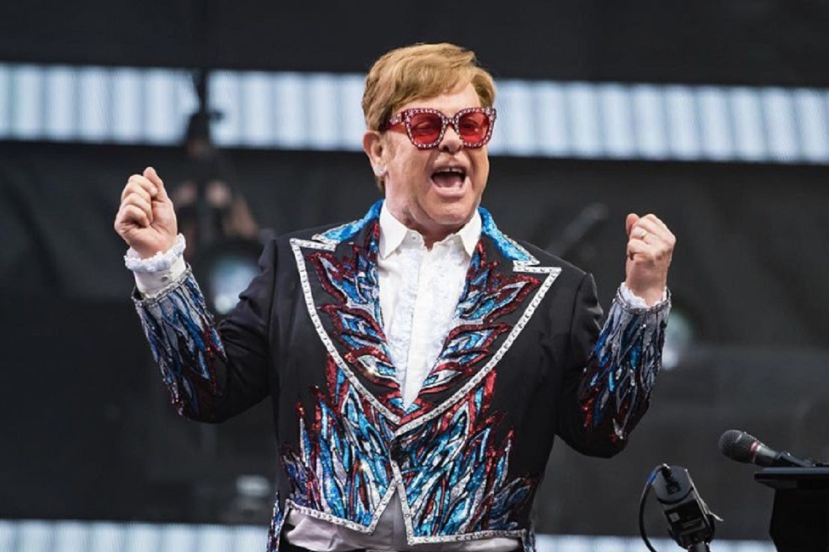 Elton Džon prodaje bizarnu robu tokom svoje turneje