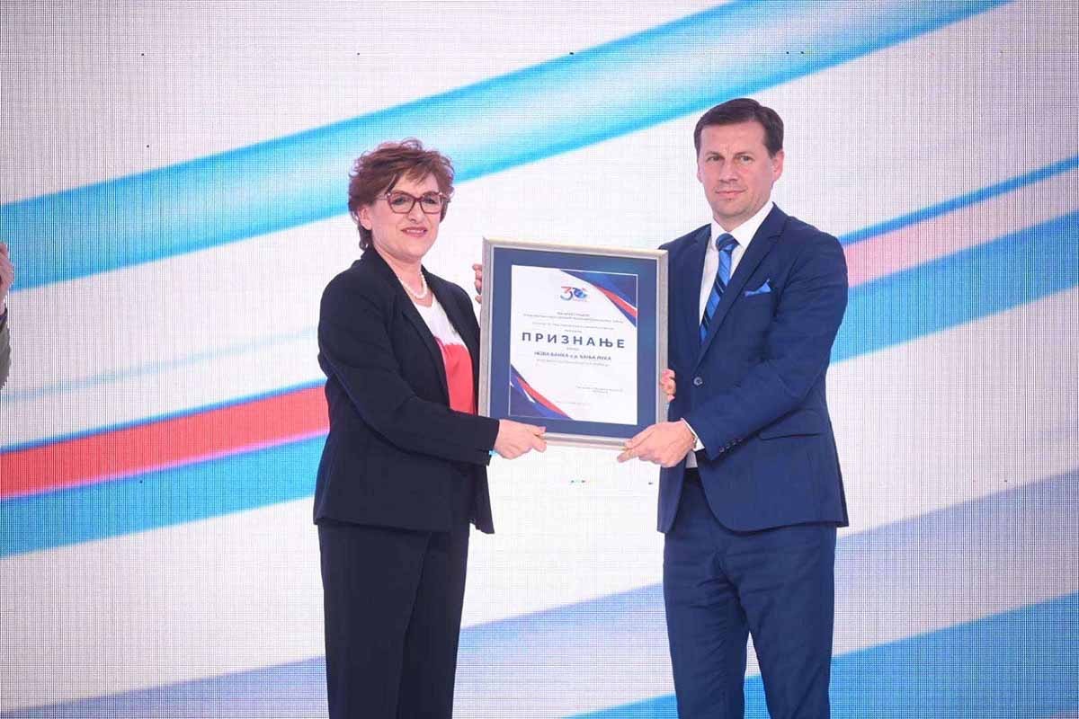 Posebno priznanje za najveći plasman kredita privredi uručeno Novoj banci