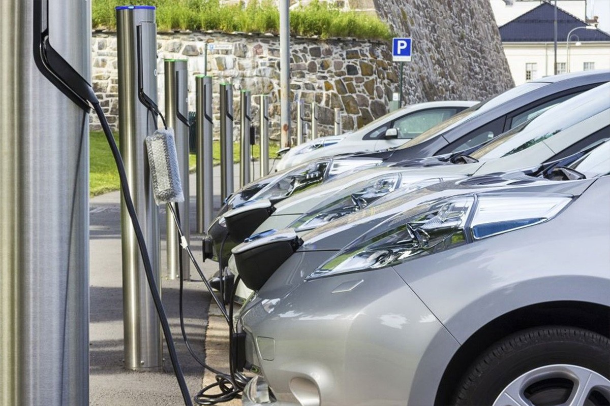 Električno vozilo bira tek svaki deseti kupac