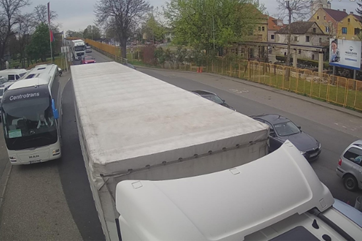 Gužve na graničnim prelazima u BiH