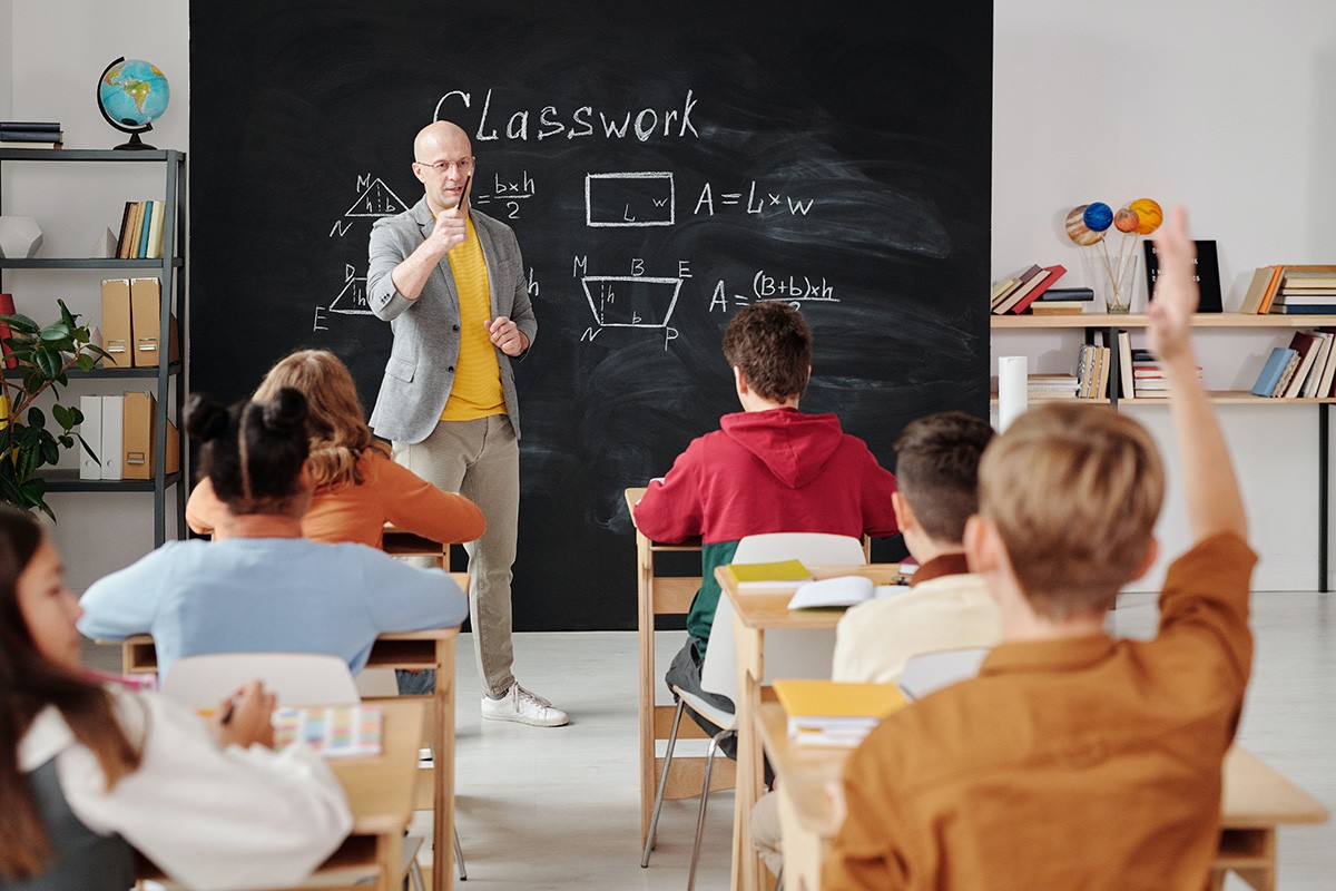 Profesor učenicima zadao da napišu svoje smrtovnice, odmah dobio otkaz