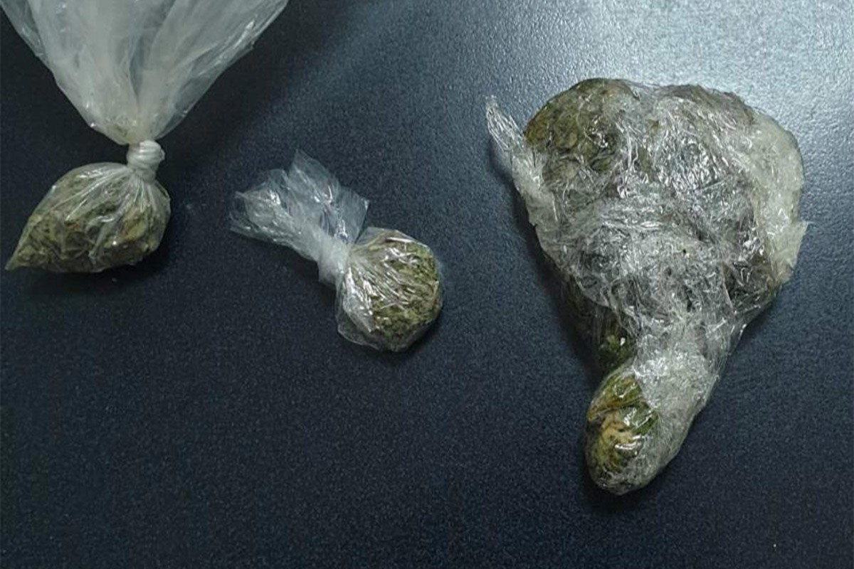 Drogu bacio u Sanu, policajac ušao u vodu i pronašao paketić