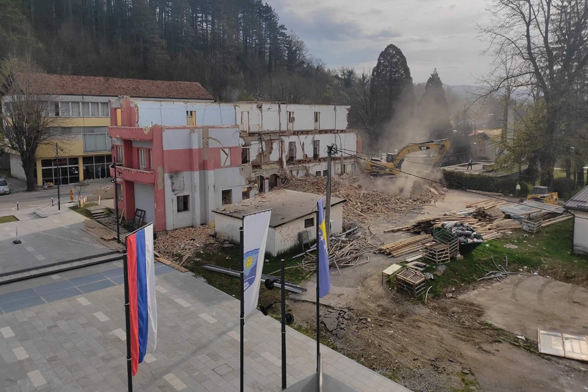 Rušenje stare zgrade opštine Kotor Varoša