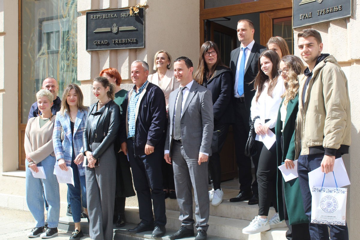 Gradska uprava Trebinje: Nakon stipendija i radna mjesta