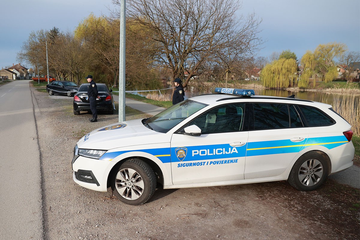Djeca izletjela kroz staklo, jedno preminulo