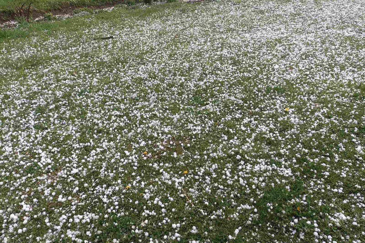 Nevrijeme pogodilo Teslić i okolinu, pao grad veličine oraha (FOTO)