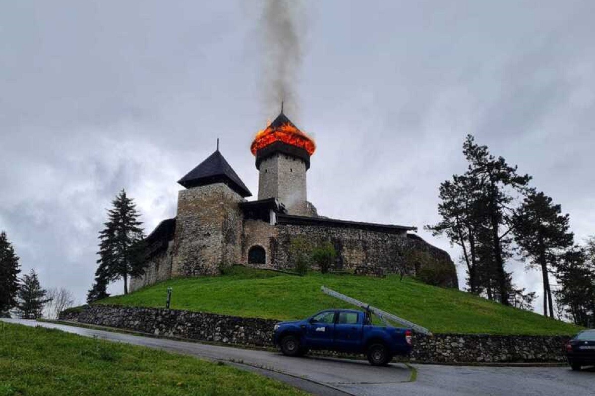Požar na Velikokladuškoj tvrđavi, vatra zahvatila kulu (VIDEO)